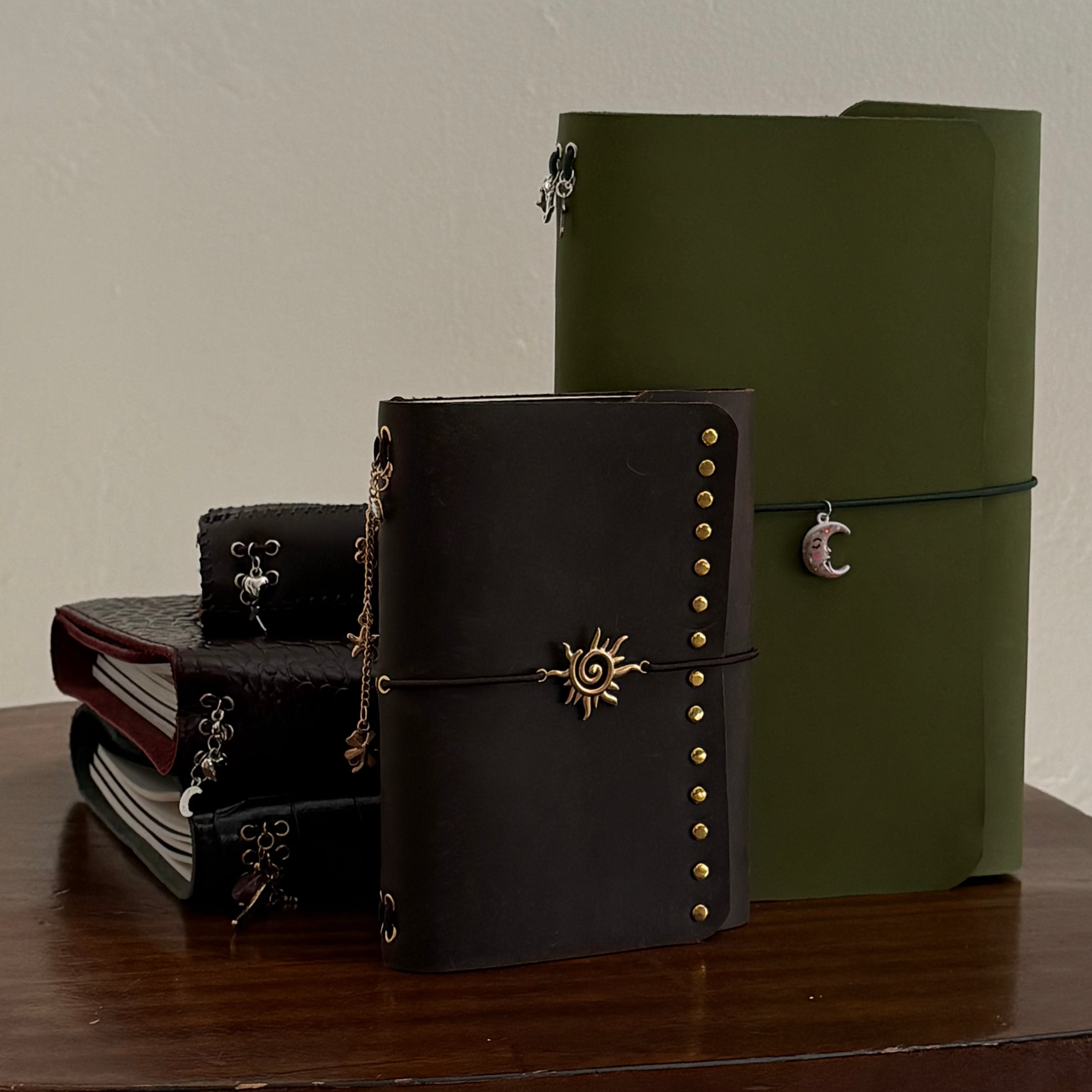 genuine leather trifold traveler's journals